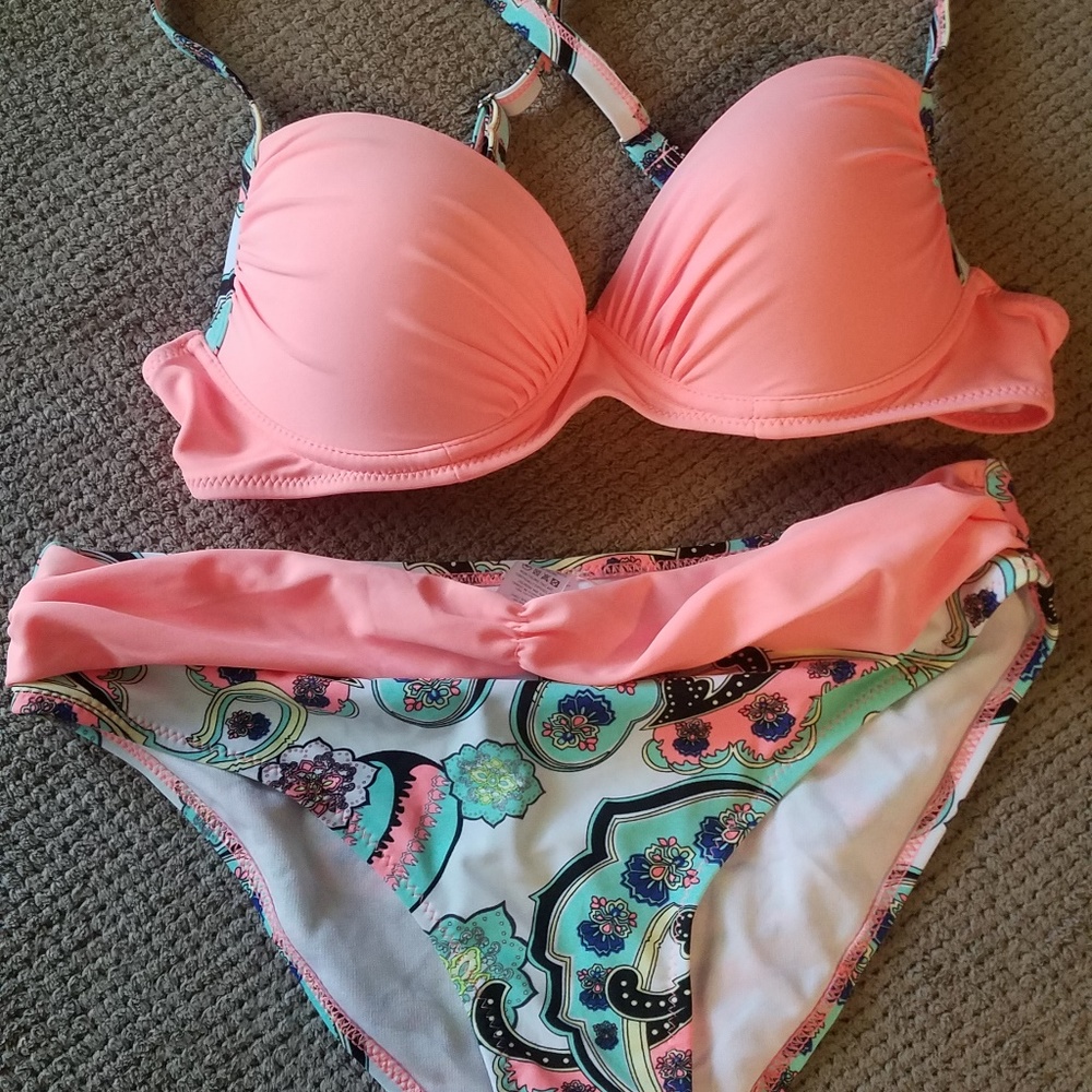 HOT!!! Never Worn Bikini Sz M Never Worn!